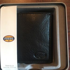 Fossil trifold genuine leather wallet